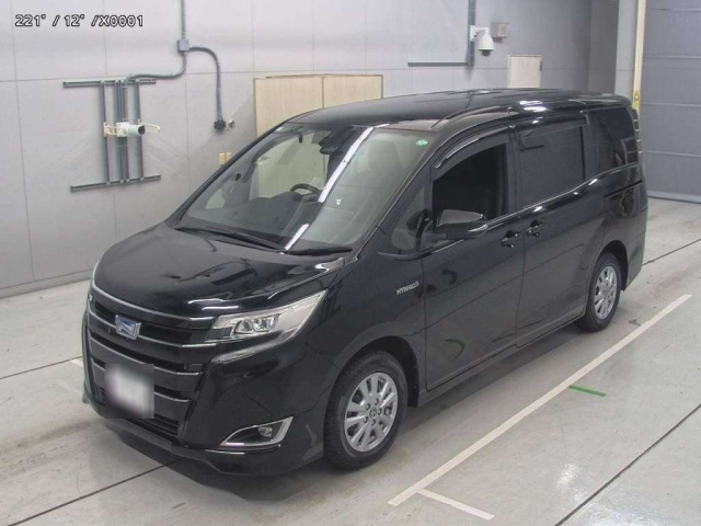 TOYOTA NOAH