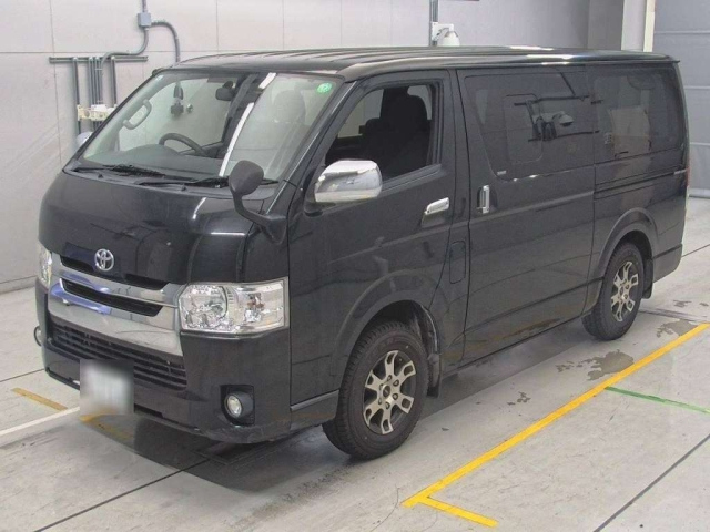 TOYOTA HIACE VAN