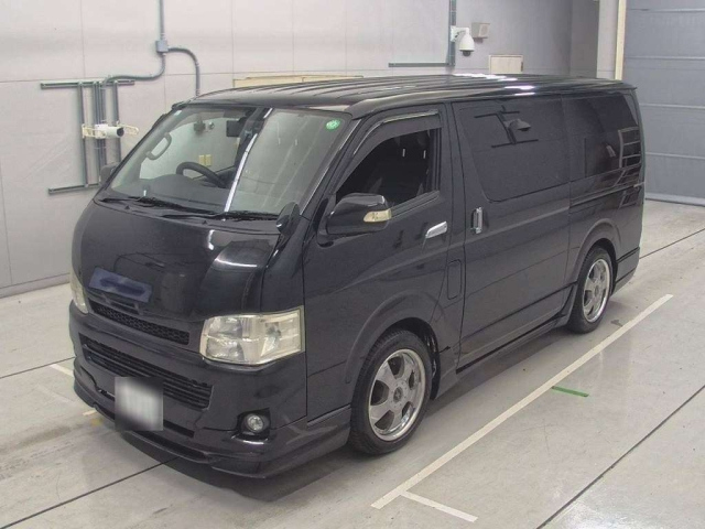 TOYOTA HIACE VAN
