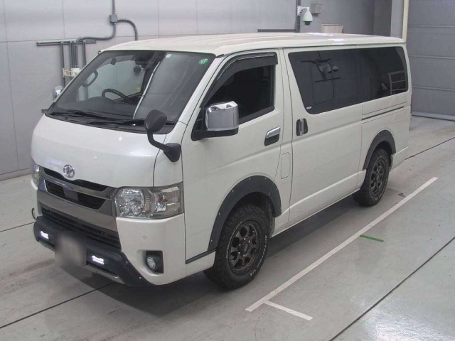 TOYOTA HIACE VAN