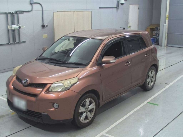 TOYOTA IST