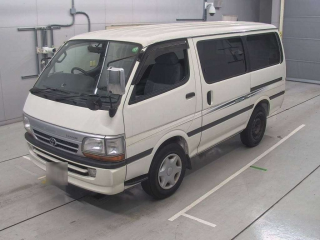 TOYOTA HIACE VAN