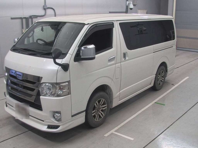TOYOTA HIACE VAN