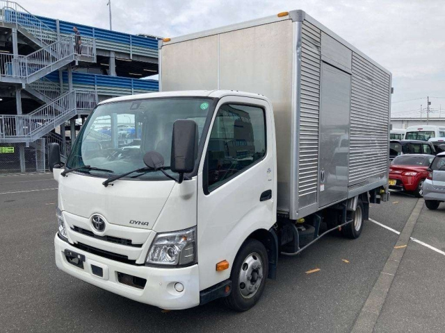 TOYOTA DYNA