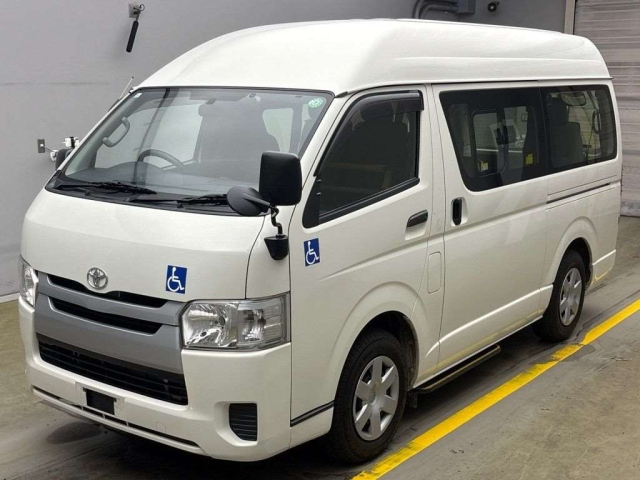 TOYOTA REGIUS ACE VAN
