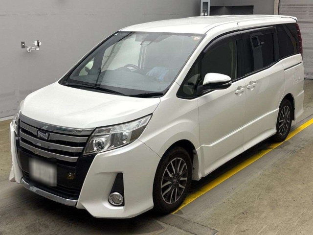 TOYOTA NOAH