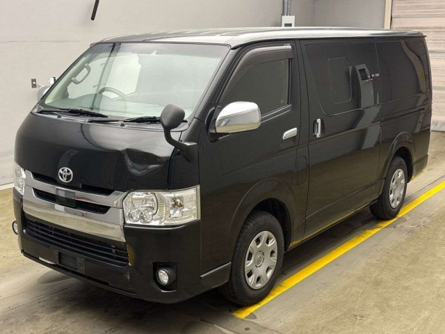 TOYOTA HIACE VAN