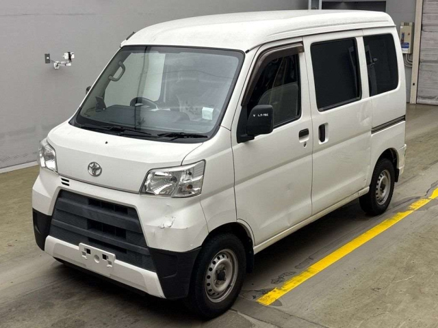 TOYOTA PIXIS VAN
