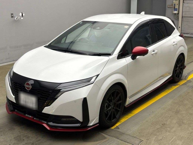 NISSAN AURA