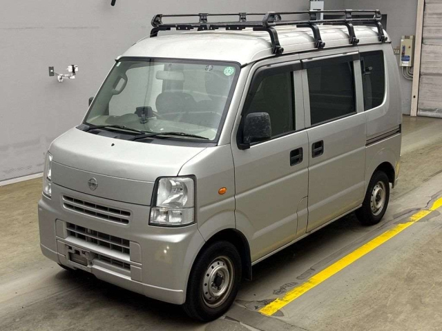 NISSAN CLIPPER VAN