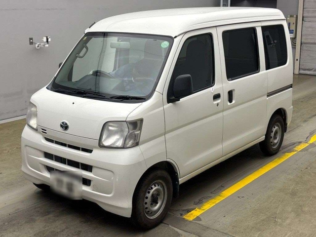 TOYOTA PIXIS VAN
