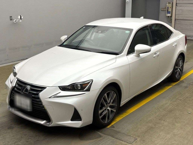 LEXUS IS