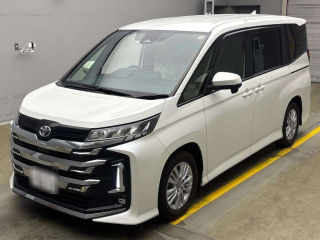 TOYOTA NOAH