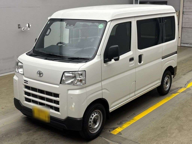 TOYOTA PIXIS VAN