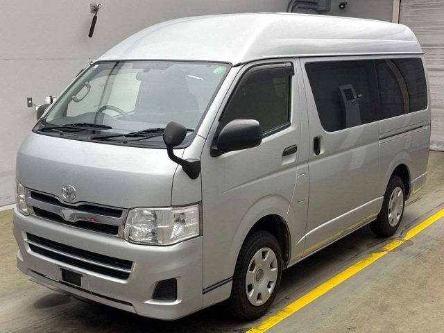 TOYOTA REGIUS ACE VAN