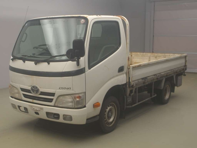 TOYOTA DYNA