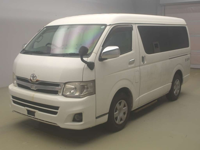 TOYOTA HIACE