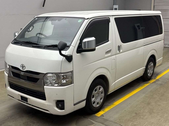 TOYOTA HIACE VAN