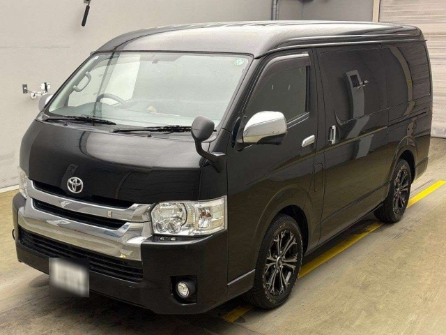 TOYOTA HIACE