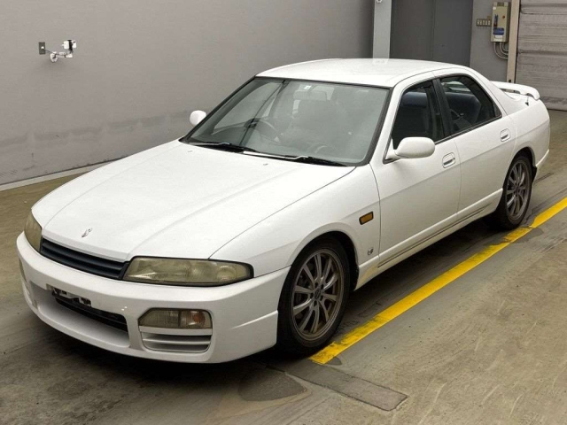 NISSAN SKYLINE