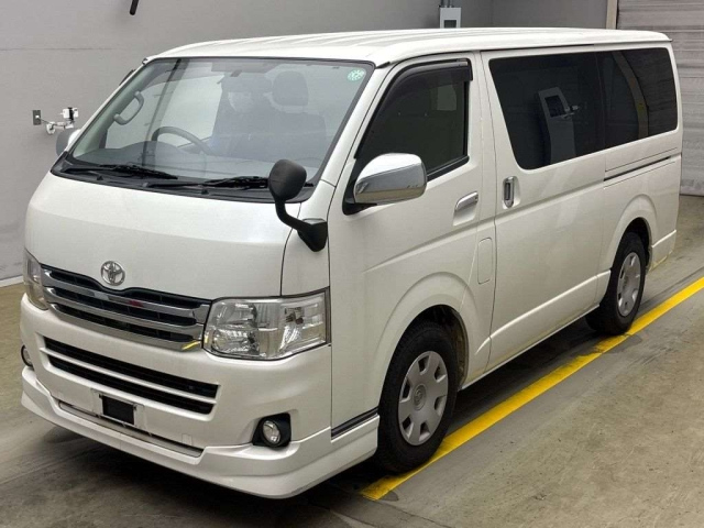 TOYOTA REGIUS ACE VAN