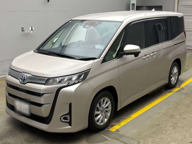 TOYOTA NOAH