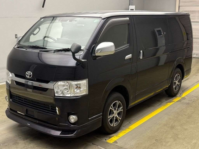 TOYOTA HIACE VAN