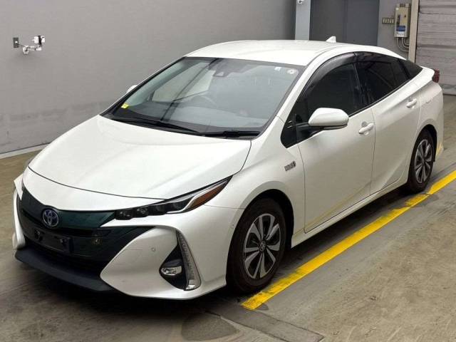 TOYOTA PRIUS PHV