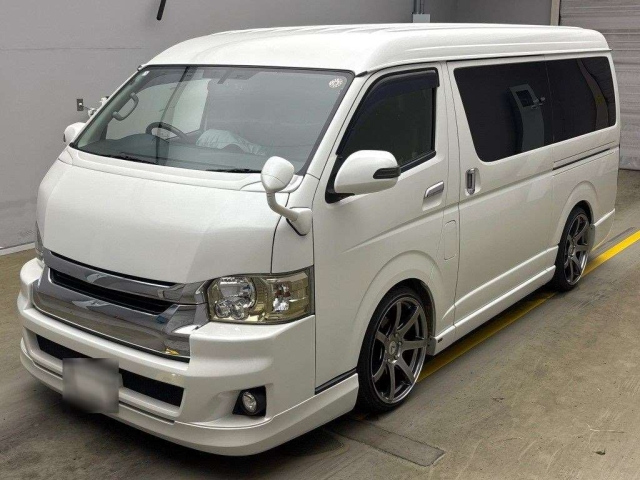 TOYOTA HIACE