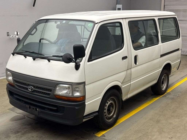 TOYOTA HIACE VAN