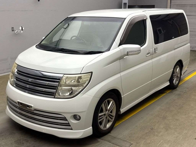 NISSAN ELGRAND
