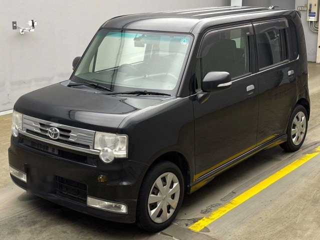 TOYOTA PIXIS SPACE