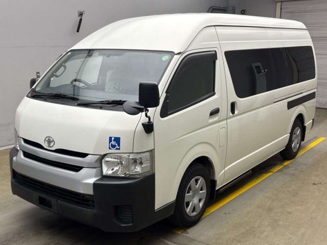 TOYOTA HIACE