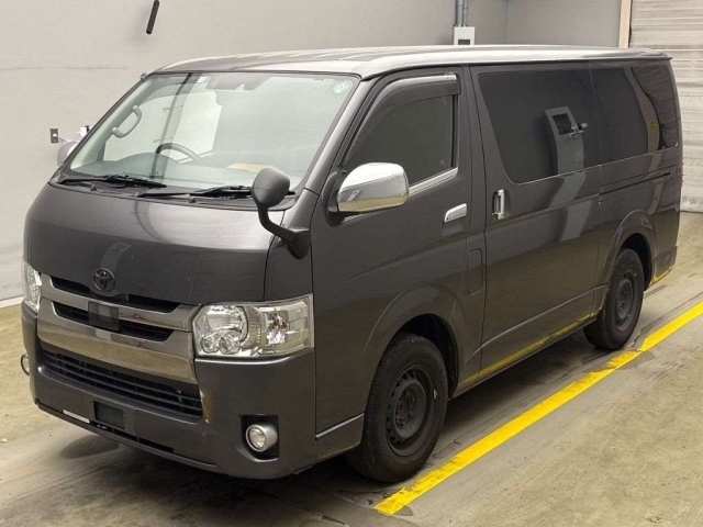 TOYOTA HIACE VAN