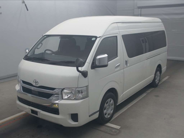 TOYOTA HIACE