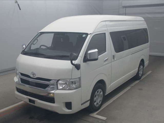 TOYOTA HIACE