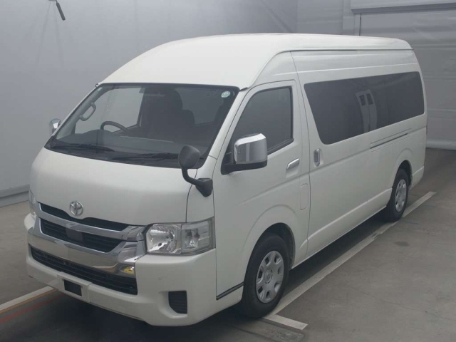 TOYOTA HIACE