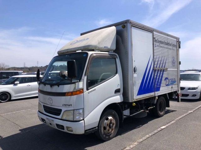 TOYOTA DYNA