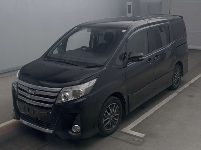 TOYOTA NOAH