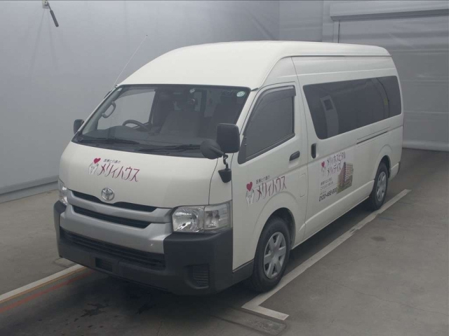 TOYOTA HIACE