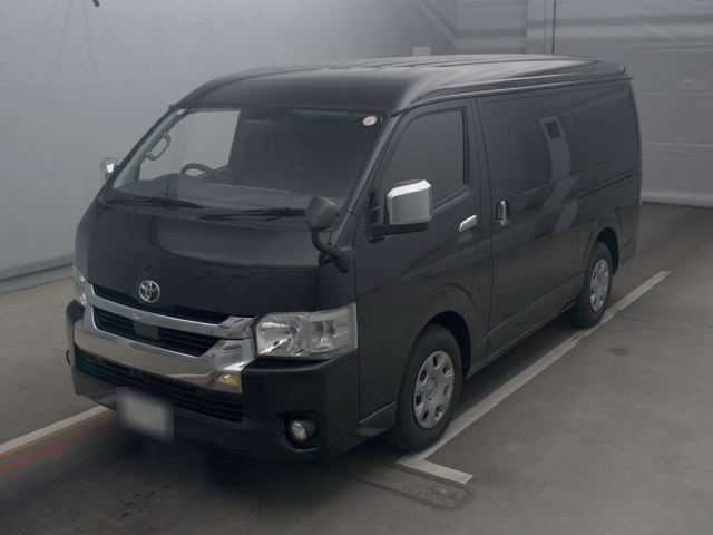 TOYOTA HIACE