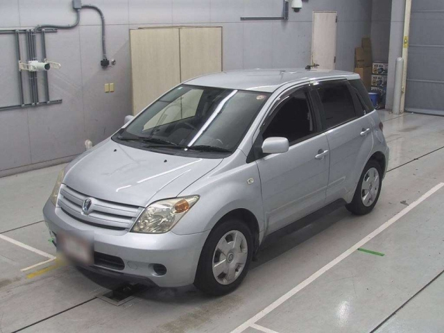 TOYOTA IST