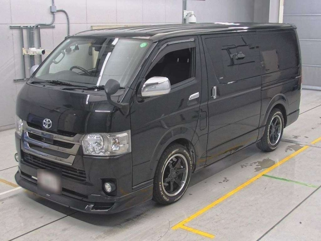TOYOTA HIACE VAN