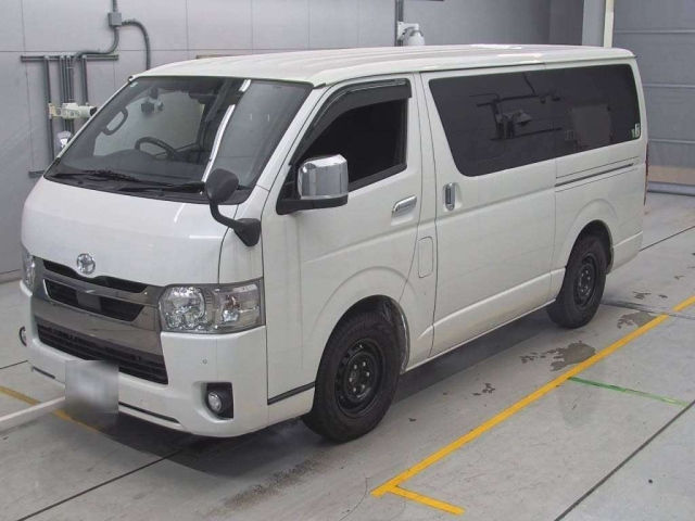 TOYOTA HIACE VAN