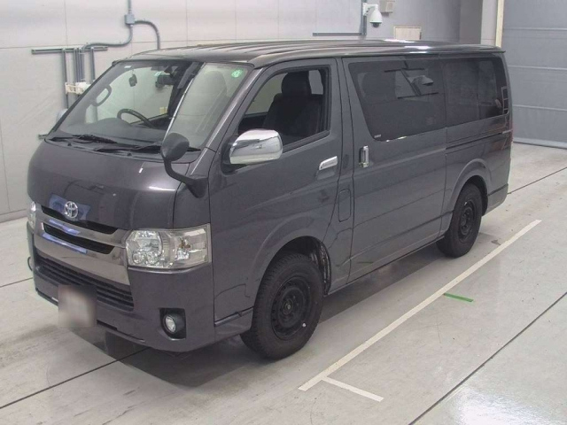 TOYOTA HIACE VAN
