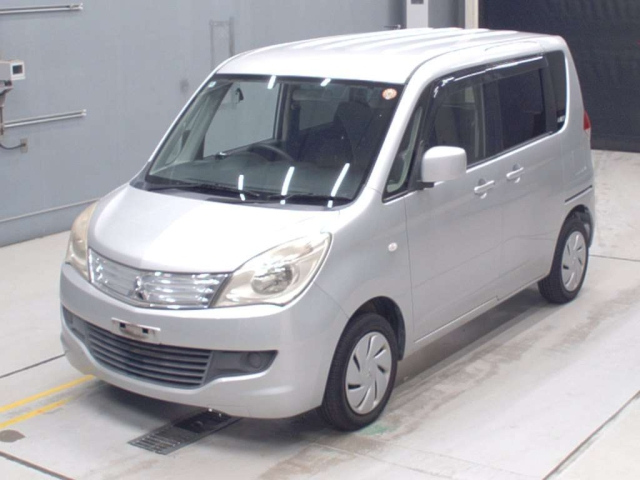 MITSUBISHI DELICA D2