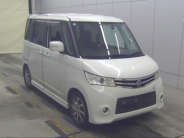 NISSAN ROOX