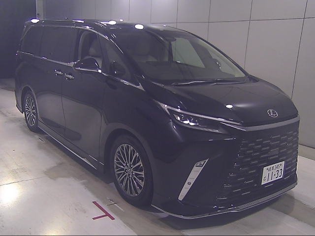 LEXUS LM