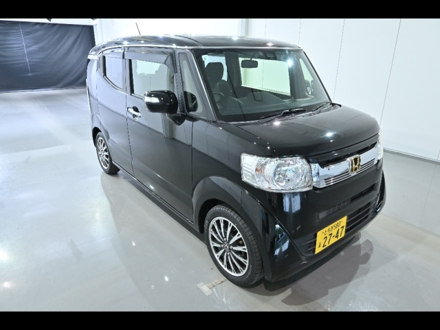 HONDA N BOX SLASH
