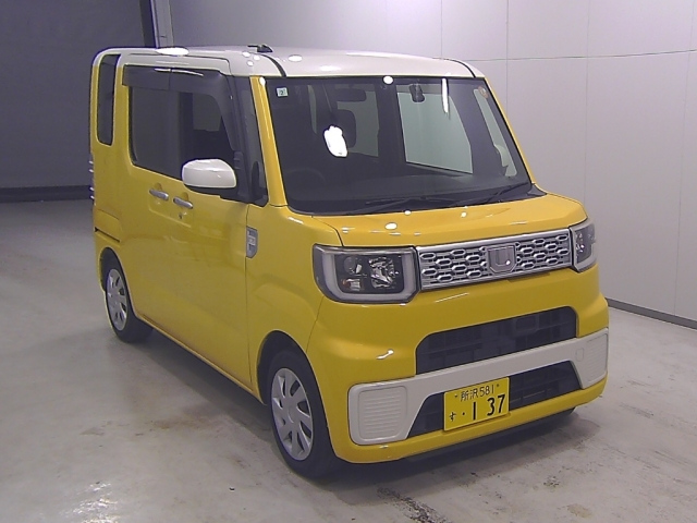 DAIHATSU WAKE